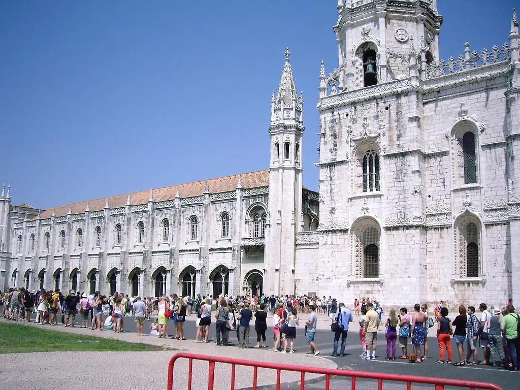 مبيت وإفطار Lisboa Residencial Camoes 2*,