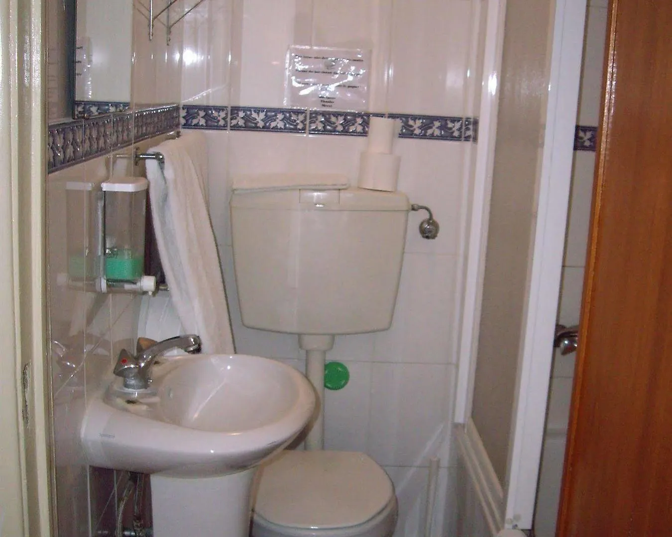 مبيت وإفطار Lisboa Residencial Camoes فندق مبيت وإفطار