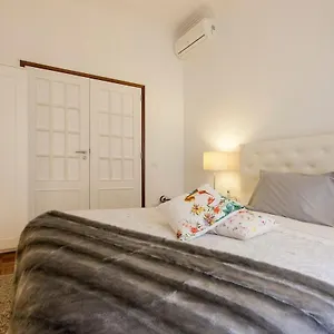 Ginjinha House - 4 - Bairro Alto - With Ac! Guest house