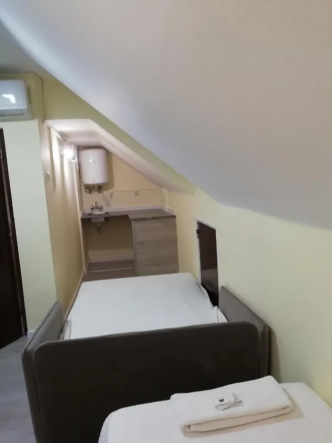 Bed and Breakfast Residencial Camoes Lisboa 2*,  Portugal